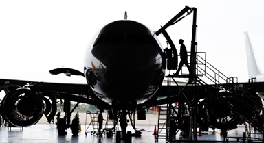 ?？冢鹤哌M自貿港飛機維修“4S店”